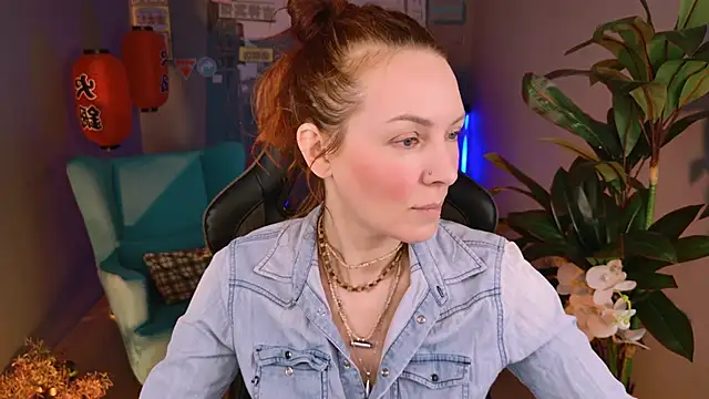 Snapshot of VandaRossi chatting on 01-22-25, 05:05 VandaRossi online show from 01-22-25, 05:05