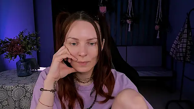 Snapshot of VandaRossi chatting on 02-14-25, 08:10 VandaRossi online show from 02-14-25, 08:10