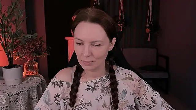 Snapshot of VandaRossi chatting on 09-30-25, 09:58 VandaRossi online show from 09-30-25, 09:58