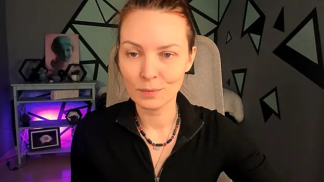 Snapshot of VandaRossi chatting on 10-11-25, 06:45 VandaRossi online show from 10-11-25, 06:45