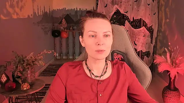 Snapshot of VandaRossi chatting on 10-21-25, 05:30 VandaRossi online show from 10-21-25, 05:30