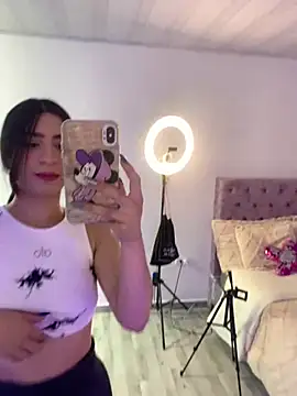 Snapshot of samantha_evans2 chatting on 02-11-25, 04:01 samantha evans2 online show from 02-11-25, 04:01