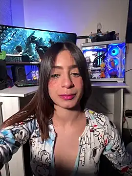 Snapshot of samantha_evans2 chatting on 03-23-25, 05:00 samantha evans2 online show from 03-23-25, 05:00