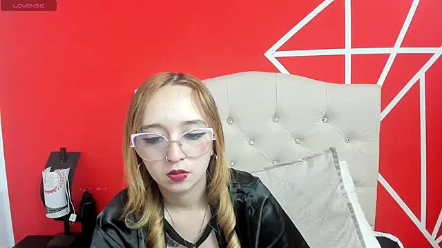 Liaroberts1 online show from 01-10-25, 06:06