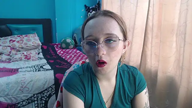 Liaroberts1 online show from 03-18-25, 11:52