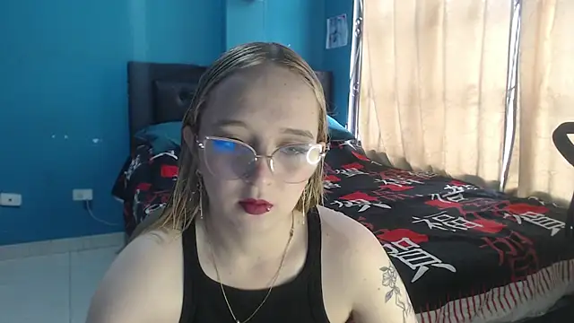 Liaroberts1 online show from 09-20-25, 11:55