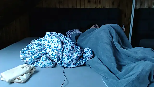 BoeseMoni1998 online show from 02-04-25, 11:38