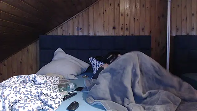 BoeseMoni1998 online show from 03-06-25, 06:37