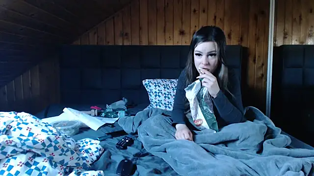 BoeseMoni1998 online show from 03-18-25, 11:41