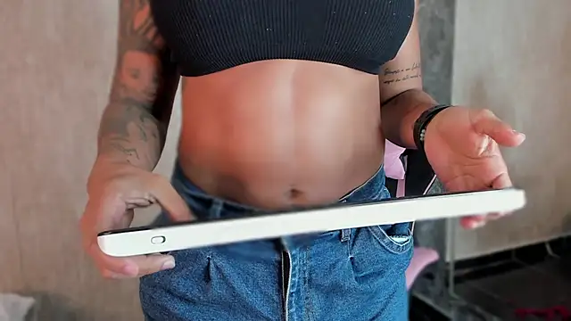 Cleopatra Fit online show from 03-05-25, 11:49