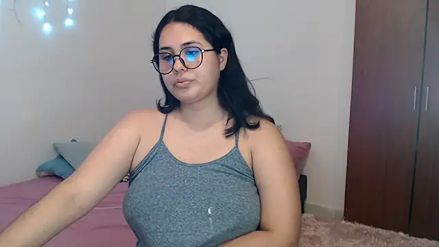 Snapshot of zaritagape21 chatting on 10-08-25, 03:15 zaritagape21 online show from 10-08-25, 03:15