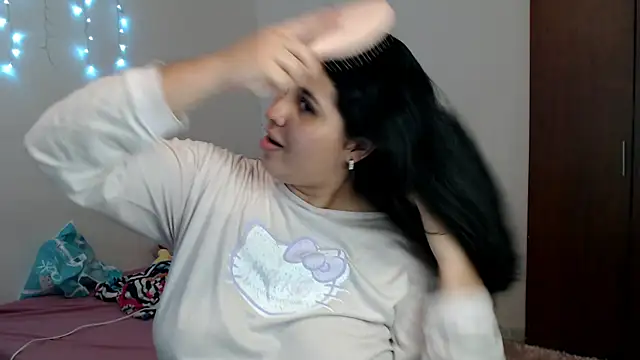 Snapshot of zaritagape21 chatting on 10-11-25, 10:52 zaritagape21 online show from 10-11-25, 10:52