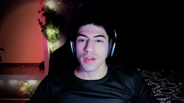 Snapshot of newjeff chatting on 03-16-25, 12:34 newjeff online show from 03-16-25, 12:34