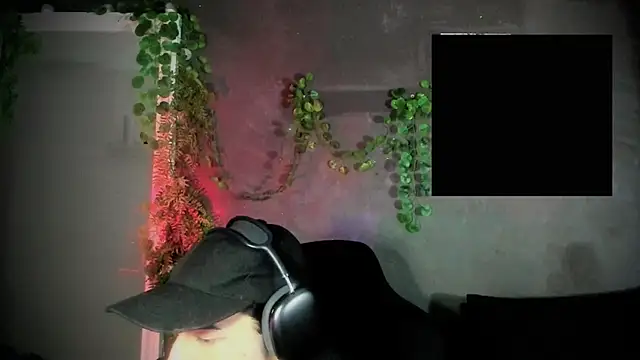 Snapshot of newjeff chatting on 03-17-25, 02:41 newjeff online show from 03-17-25, 02:41