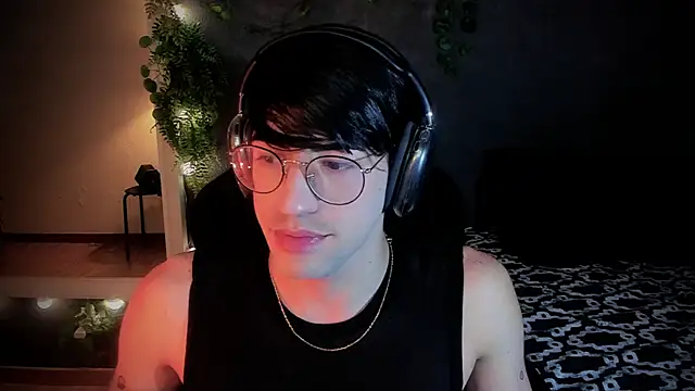 Snapshot of newjeff chatting on 03-20-25, 01:13 newjeff online show from 03-20-25, 01:13