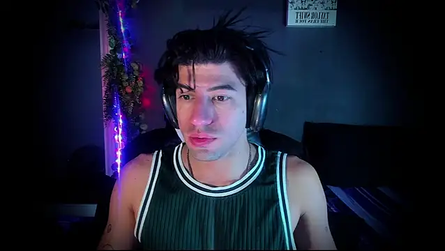 Snapshot of newjeff chatting on 09-30-25, 05:01 newjeff online show from 09-30-25, 05:01