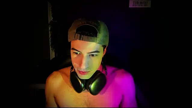 Snapshot of newjeff chatting on 10-06-25, 05:43 newjeff online show from 10-06-25, 05:43