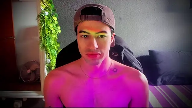 Snapshot of newjeff chatting on 10-15-25, 11:54 newjeff online show from 10-15-25, 11:54