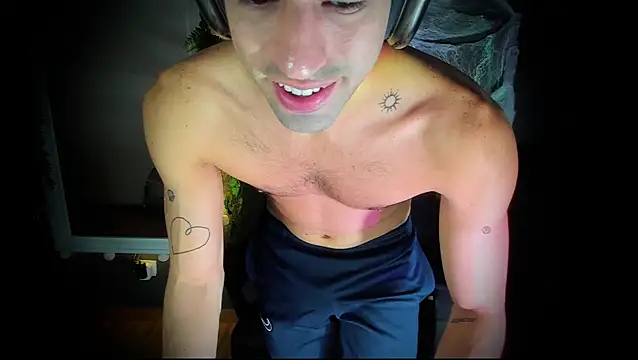 Snapshot of newjeff chatting on 11-04-25, 12:21 newjeff online show from 11-04-25, 12:21