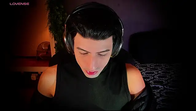 Snapshot of newjeff chatting on 12-04-25, 04:59 newjeff online show from 12-04-25, 04:59