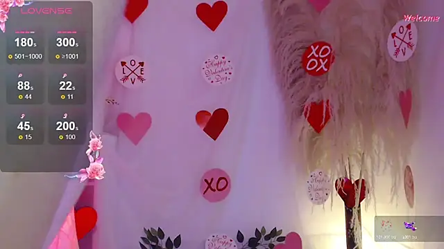 Snapshot of Leonora_luxry chatting on 02-15-25, 01:27 Leonora luxry online show from 02-15-25, 01:27