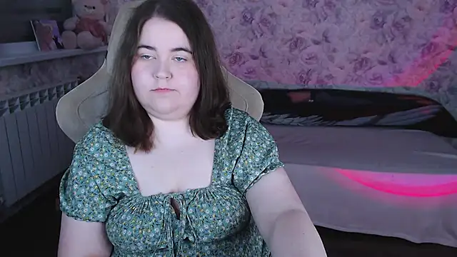 Estelle Hicks online show from 05-18-26, 06:58