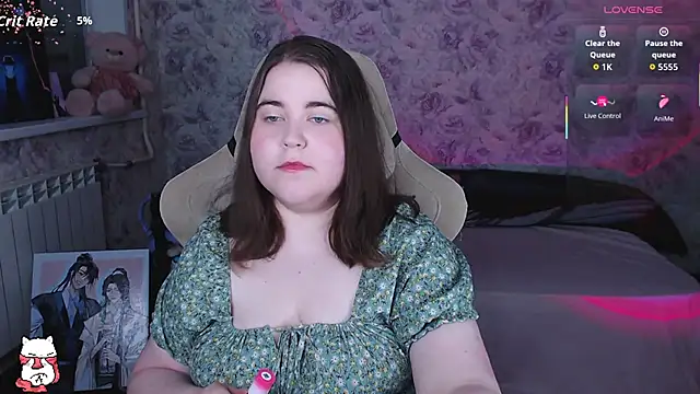 Estelle Hicks online show from 06-19-26, 07:17