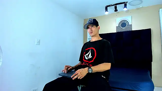 Snapshot of Jhonn_Rhyss chatting on 12-27-24, 02:36 Jhonn Rhyss online show from 12-27-24, 02:36