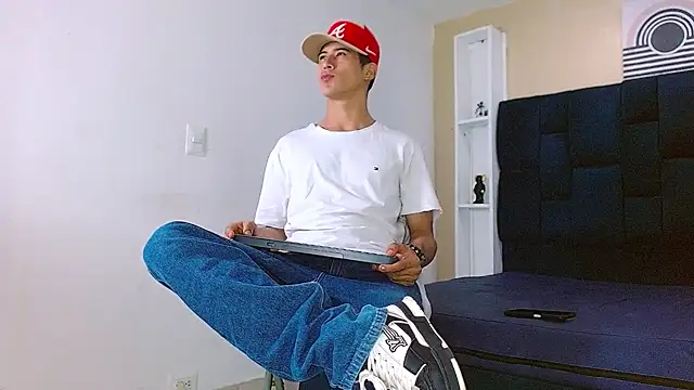 Snapshot of Jhonn_Rhyss chatting on 01-07-25, 02:31 Jhonn Rhyss online show from 01-07-25, 02:31