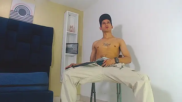 Snapshot of Jhonn_Rhyss chatting on 01-12-25, 08:03 Jhonn Rhyss online show from 01-12-25, 08:03