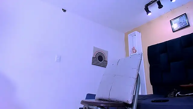 Snapshot of Jhonn_Rhyss chatting on 03-19-25, 06:14 Jhonn Rhyss online show from 03-19-25, 06:14