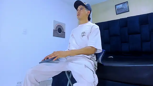 Snapshot of Jhonn_Rhyss chatting on 09-18-25, 03:19 Jhonn Rhyss online show from 09-18-25, 03:19