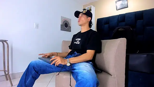 Snapshot of Jhonn_Rhyss chatting on 10-11-25, 03:06 Jhonn Rhyss online show from 10-11-25, 03:06