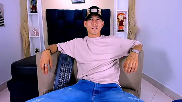 Snapshot of Jhonn_Rhyss chatting on 10-17-25, 01:20 Jhonn Rhyss online show from 10-17-25, 01:20