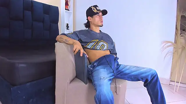 Snapshot of Jhonn_Rhyss chatting on 11-28-25, 02:36 Jhonn Rhyss online show from 11-28-25, 02:36