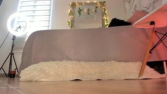 Snapshot of Bella_desi_ chatting on 07-19-26, 01:15 Bella desi online show from 07-19-26, 01:15