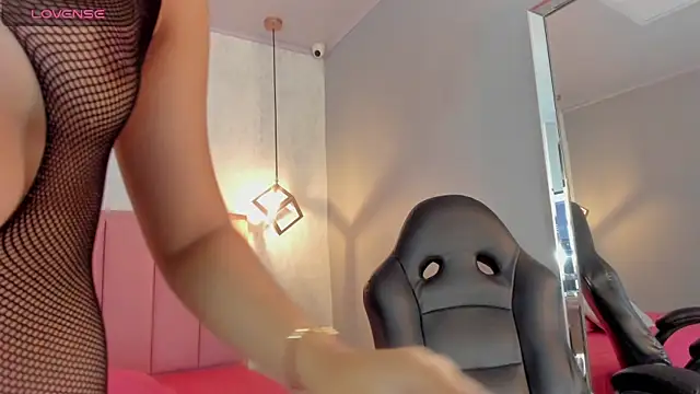 SUNNYCYRUS online show from 10-22-25, 12:38