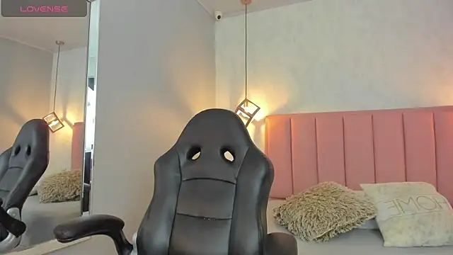 SUNNYCYRUS online show from 02-18-26, 12:34