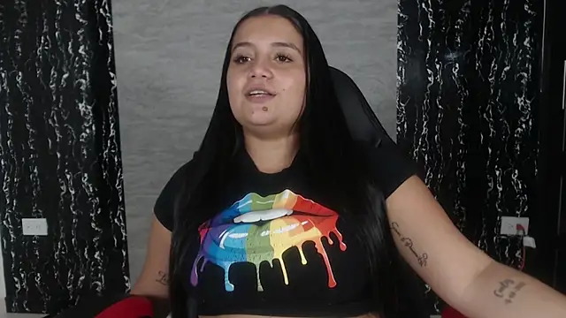 Snapshot of evelin_999_ chatting on 03-02-25, 08:07 evelin 999 online show from 03-02-25, 08:07