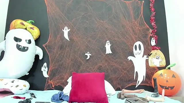 Luna smit08 online show from 10-28-25, 07:27