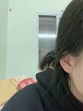 Snapshot of minmin2kk5 chatting on 02-27-25, 12:32 minmin2kk5 online show from 02-27-25, 12:32