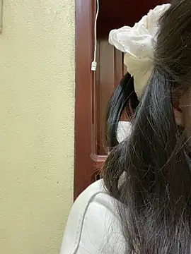 Snapshot of minmin2kk5 chatting on 03-08-25, 03:56 minmin2kk5 online show from 03-08-25, 03:56