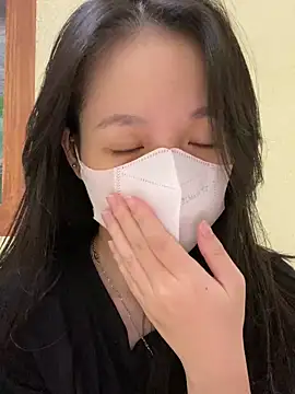 Snapshot of minmin2kk5 chatting on 10-14-25, 06:47 minmin2kk5 online show from 10-14-25, 06:47