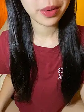 Snapshot of minmin2kk5 chatting on 11-13-25, 01:48 minmin2kk5 online show from 11-13-25, 01:48