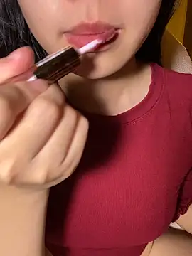 Snapshot of minmin2kk5 chatting on 11-16-25, 02:33 minmin2kk5 online show from 11-16-25, 02:33