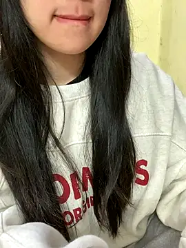 Snapshot of minmin2kk5 chatting on 11-26-25, 04:30 minmin2kk5 online show from 11-26-25, 04:30