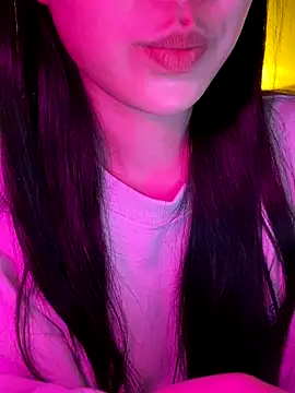 Snapshot of minmin2kk5 chatting on 11-30-25, 01:20 minmin2kk5 online show from 11-30-25, 01:20