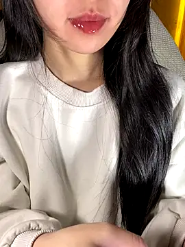 minmin2kk5 online show from 12-05-25, 04:03