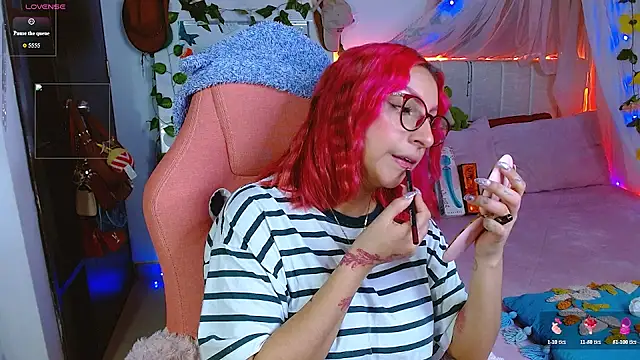Snapshot of Littlerouse_ chatting on 05-19-26, 07:58 Littlerouse online show from 05-19-26, 07:58