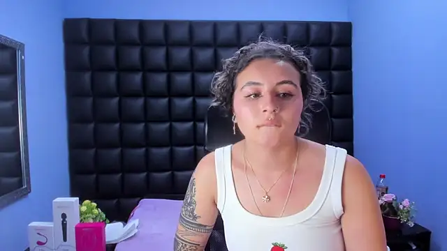 Snapshot of celeste_blue69 chatting on 02-09-26, 02:48 celeste blue69 online show from 02-09-26, 02:48